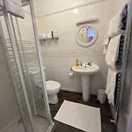 Bed & Breakfast Ashmore House 3*
