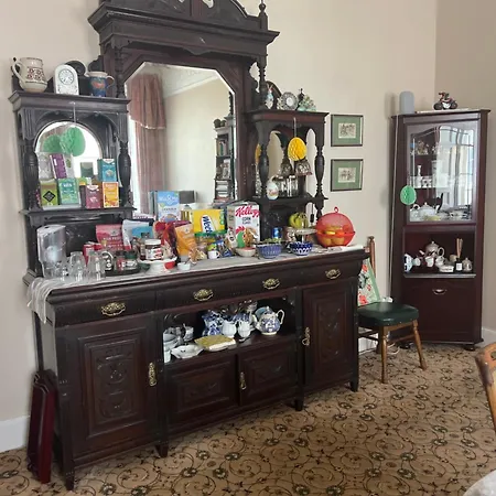 Bed & Breakfast Ashmore House 3*