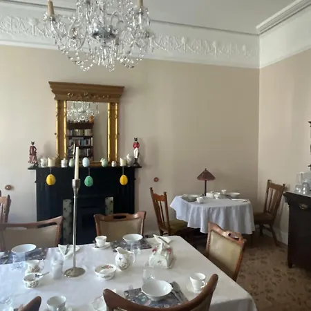 Bed & Breakfast Ashmore House 3*