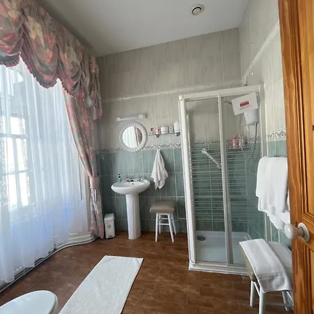 Bed and Breakfast Ashmore House 3*